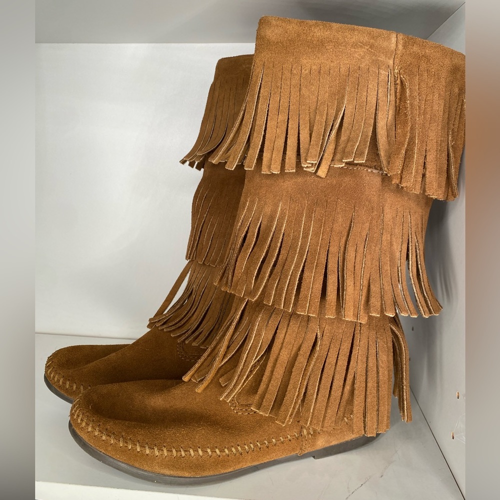 Minnetonka Fringe Boots 7